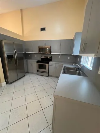 $3,450 | 520 Northwest 206th Avenue, Pembroke Pines, FL 33029