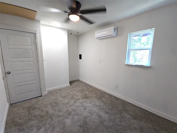 $745 | 9010 Linda Vista Road, Unit C, Houston, TX 77078