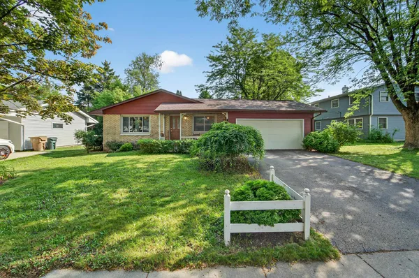 $369,900 | 2805 Independence Lane, Madison, WI 53704