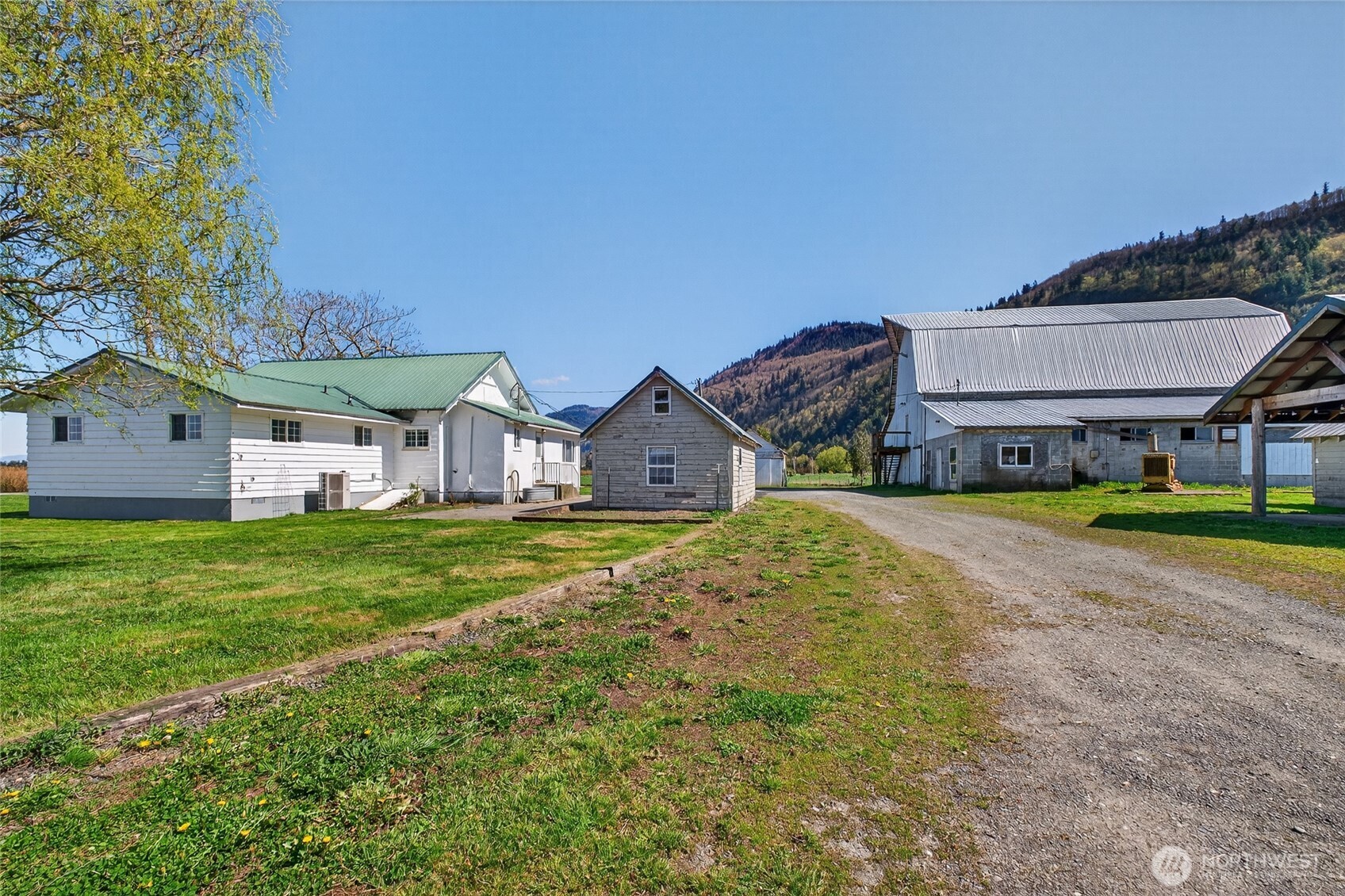 5419 Hillview Road Sumas, WA 98295 - Photo 17 of 38