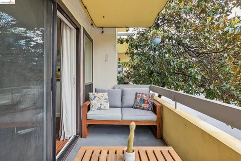$445,000 | 651 Oakland Avenue, Unit 1F, Oakland, CA 94611