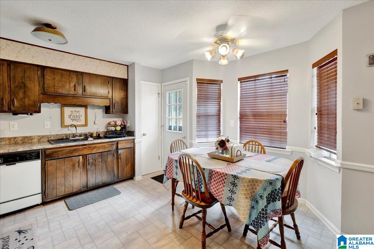 1237 Maitland Road Leeds, AL 35094 - Photo 5 of 25