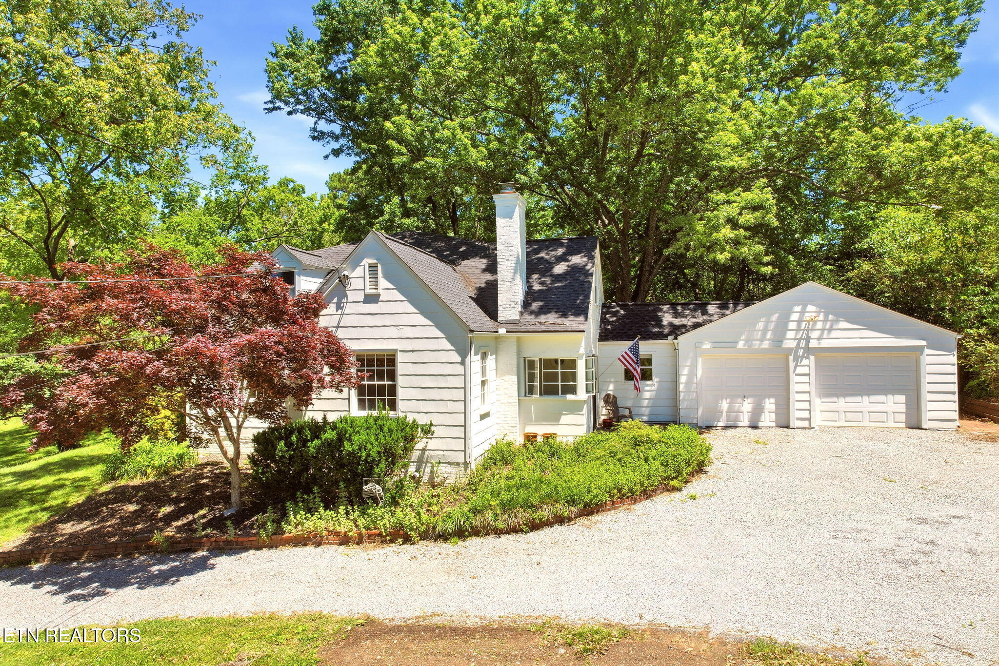 5220 Haynes-Sterchi Road Knoxville, TN 37912 - Photo 2 of 54 Storybook Cape Cod Retreat