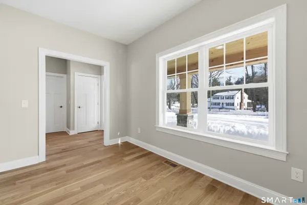 $899,900 | 42 Holcomb Street, Simsbury, CT 06070