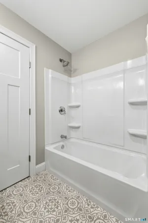 $899,900 | 42 Holcomb Street, Simsbury, CT 06070