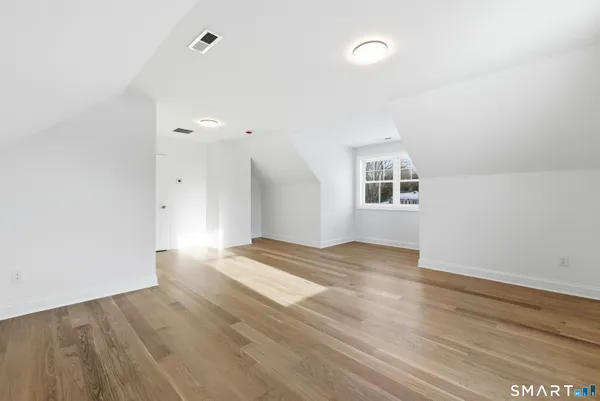 $899,900 | 42 Holcomb Street, Simsbury, CT 06070