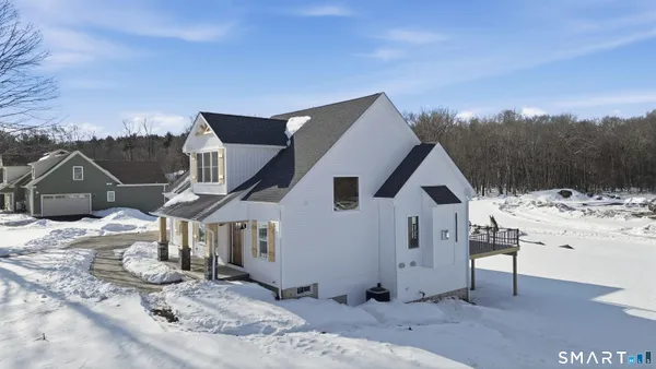 $899,900 | 42 Holcomb Street, Simsbury, CT 06070