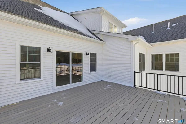 $899,900 | 42 Holcomb Street, Simsbury, CT 06070