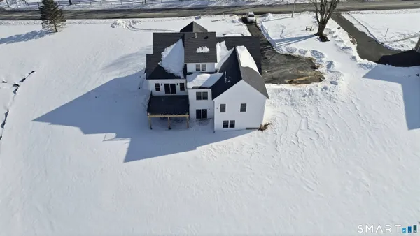 $899,900 | 42 Holcomb Street, Simsbury, CT 06070