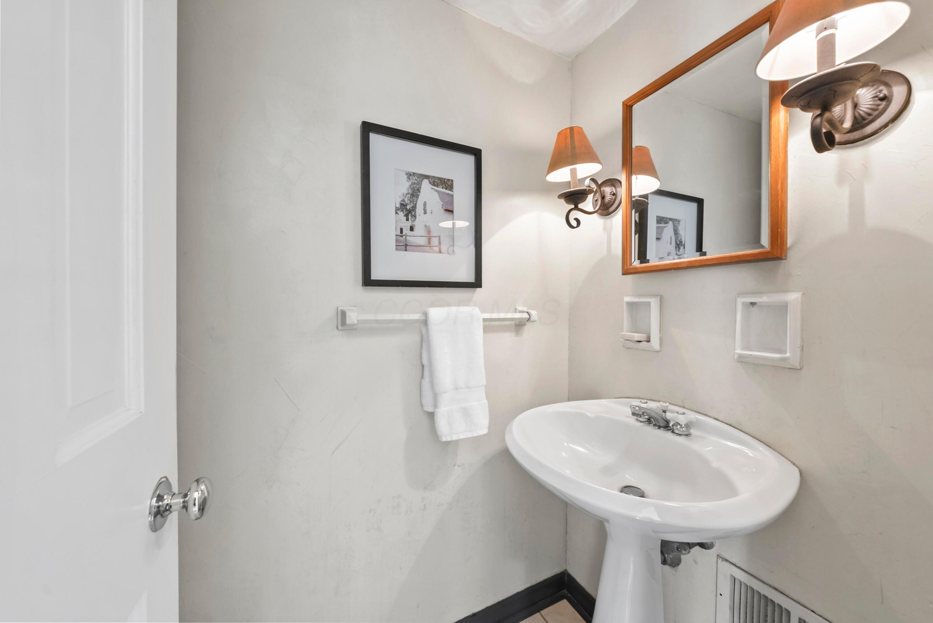 2762 Tremont Road Columbus, OH 43221 - Photo 34 of 68 Gallery Image 34