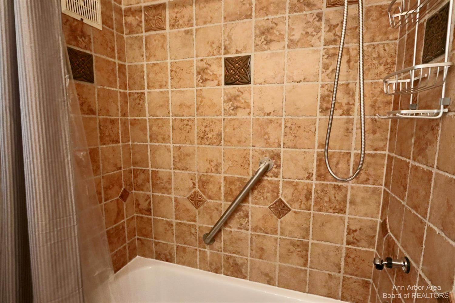 611 Robin Road Ann Arbor, MI 48103 - Photo 21 of 31 Photo 26