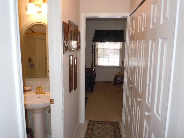 1645 B Huntington Park Rochester, MI 48309 - Photo 18 of 24 31091072-17.JPG