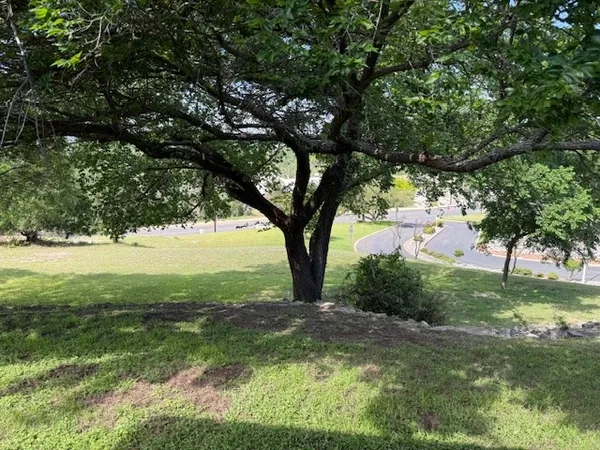 $2,100 | 405 Summit Circle, Fredericksburg, TX 78624