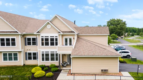 $2,450 | 616 Lois Lane, Niskayuna, NY 12304