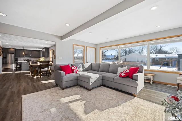 $349,900 | 400 West Madison Street, Tremont, IL 61568