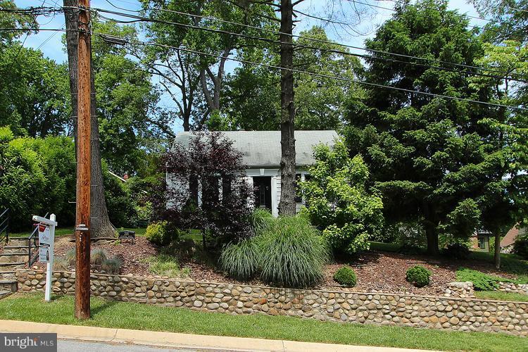 301 Highview Avenue Silver Spring, MD 20901 - Photo 1 of 23 Exterior (Front)