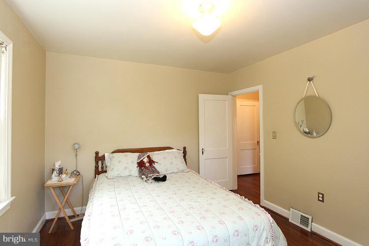 301 Highview Avenue Silver Spring, MD 20901 - Photo 14 of 23 Bedroom
