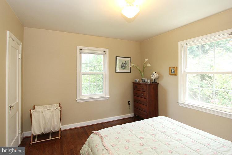 301 Highview Avenue Silver Spring, MD 20901 - Photo 4 of 23 Bedroom