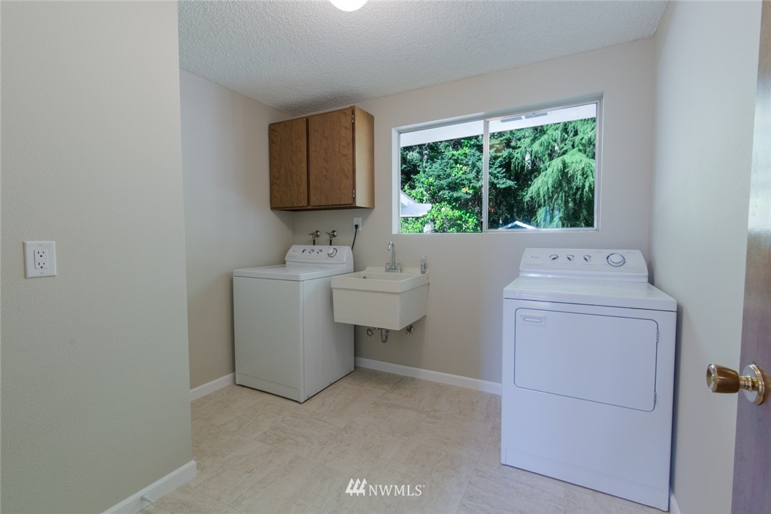 8620 Johnson Point Road Northeast Olympia, WA 98516 - Photo 14 of 25 Gallery Image 14