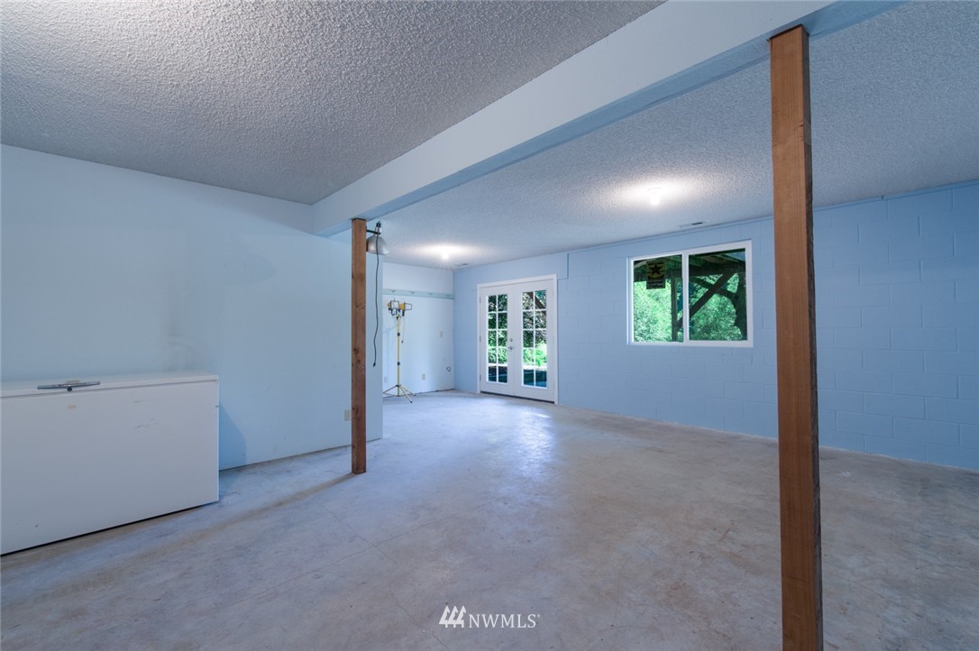 8620 Johnson Point Road Northeast Olympia, WA 98516 - Photo 21 of 25 Gallery Image 21