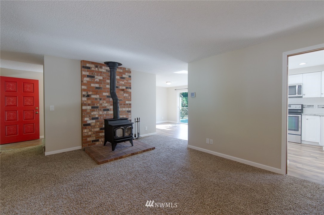 8620 Johnson Point Road Northeast Olympia, WA 98516 - Photo 7 of 25 Gallery Image 7