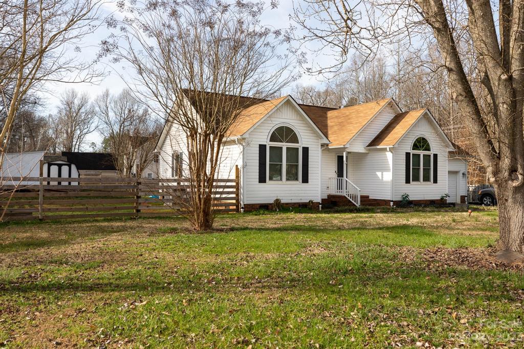 905 Pleasant Ridge Road Fort Mill, SC 29715 - Photo 3 of 31 a front view of a house with a yard