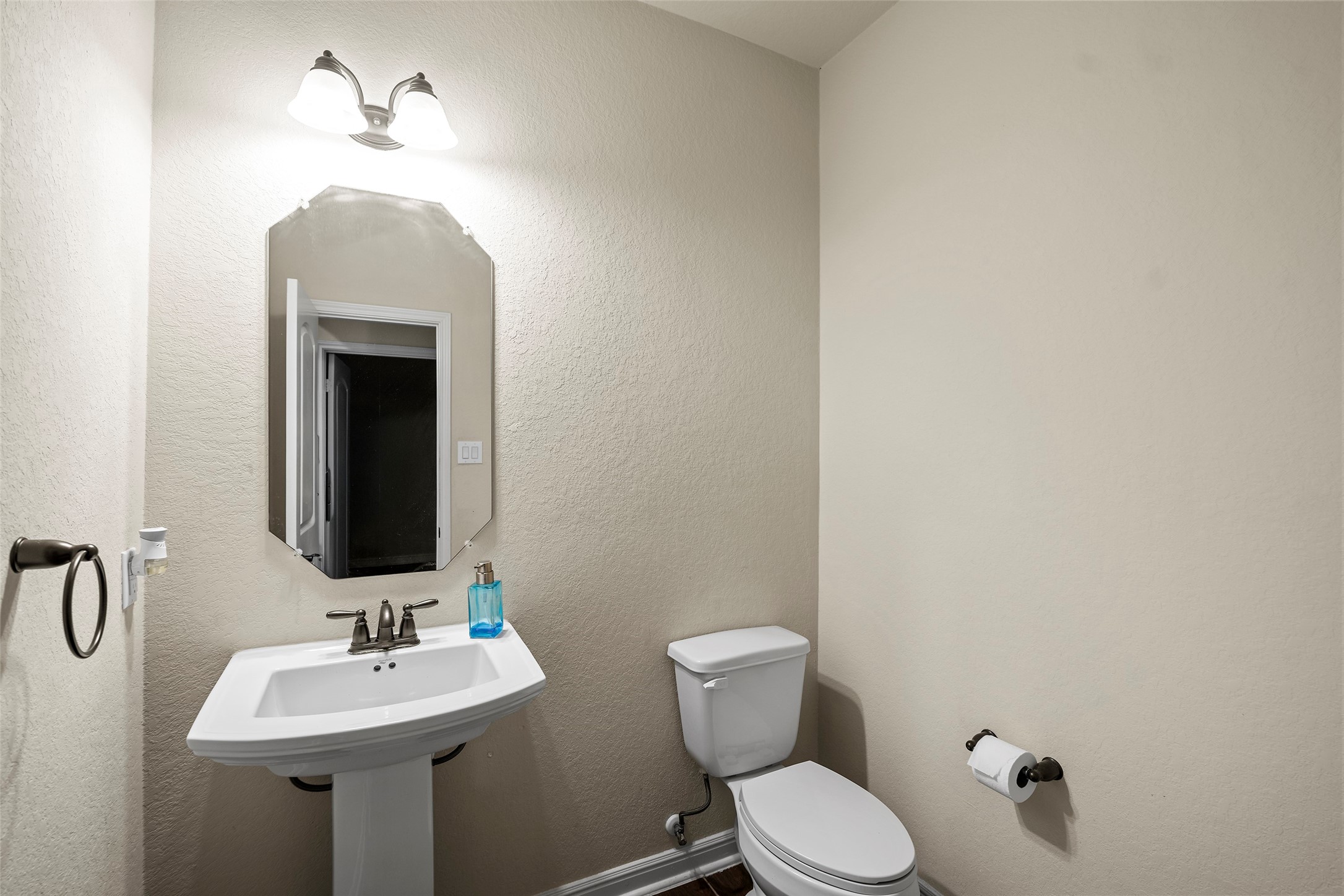 2703 Barrington Branch Drive Spring, TX 77373 - Photo 27 of 33 1/2 Bath for guests