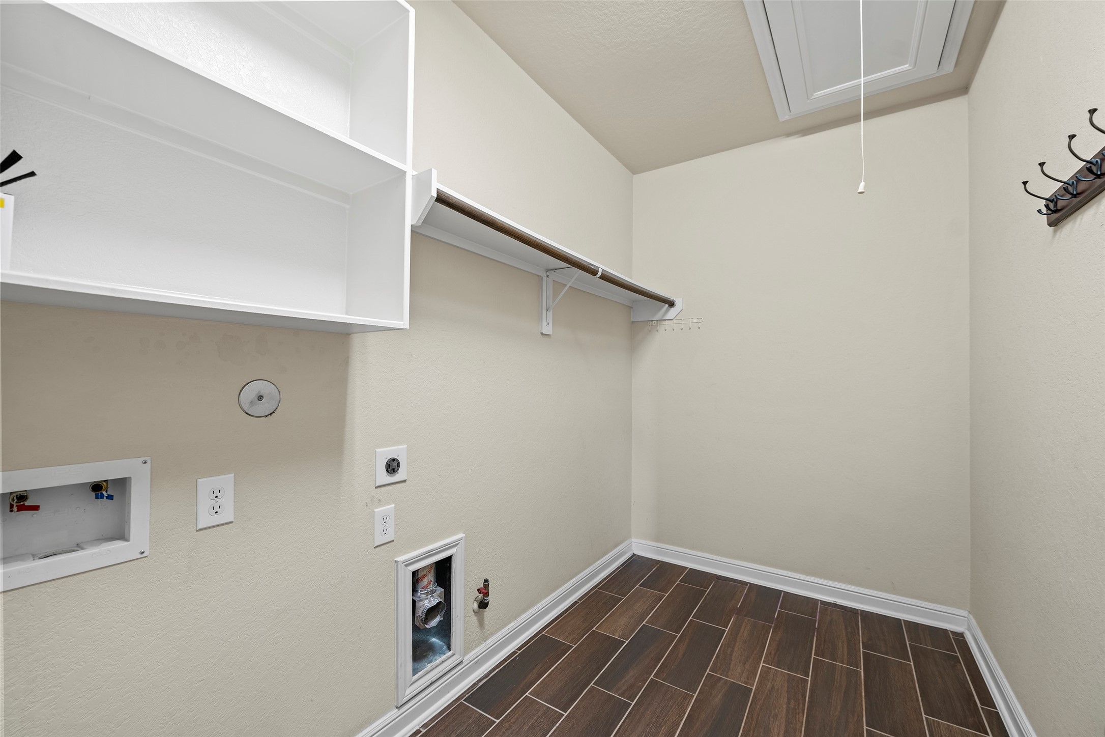 2703 Barrington Branch Drive Spring, TX 77373 - Photo 28 of 33 Conveniently placed laundry room