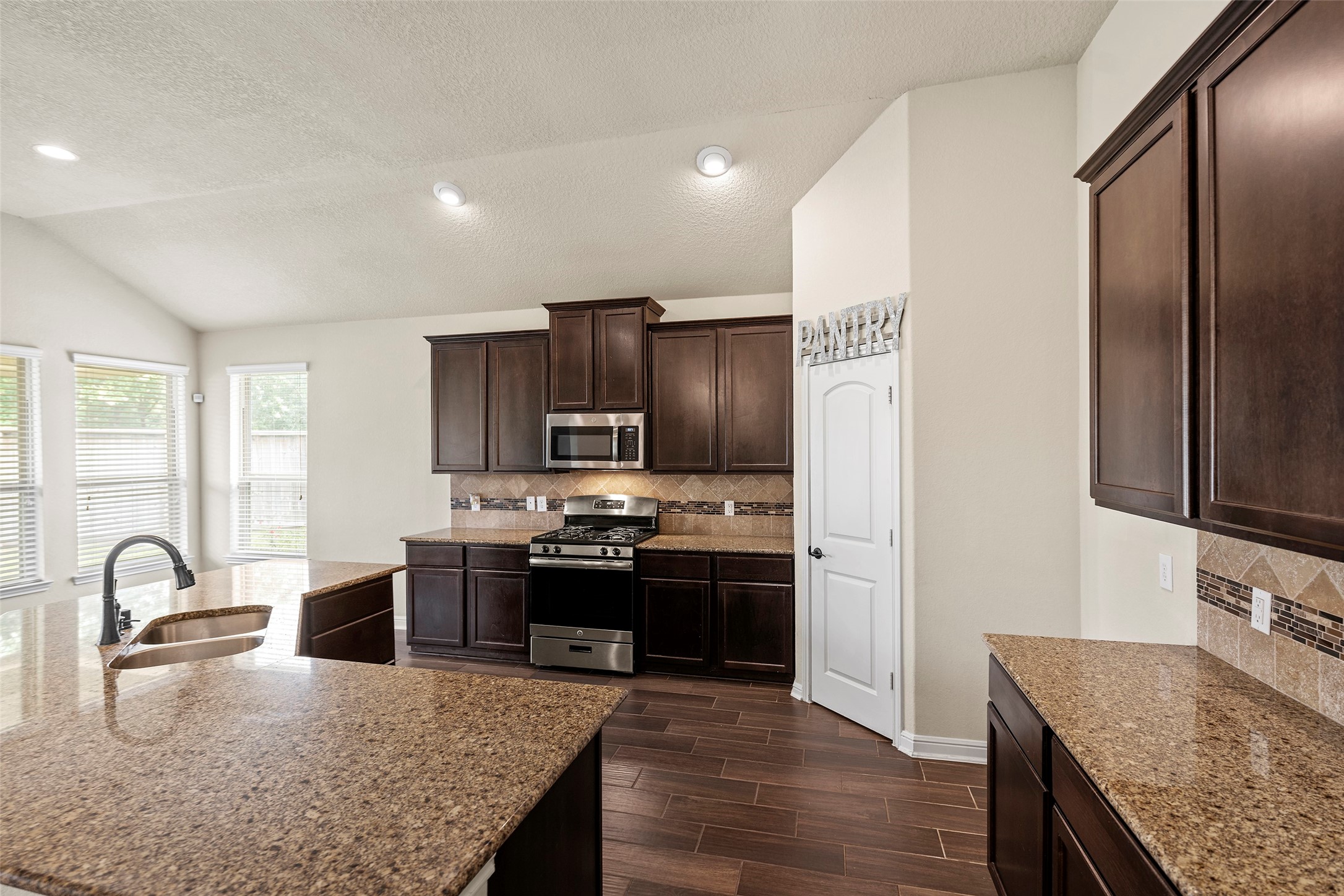 2703 Barrington Branch Drive Spring, TX 77373 - Photo 6 of 33 Open kitchen with walk in pantry
