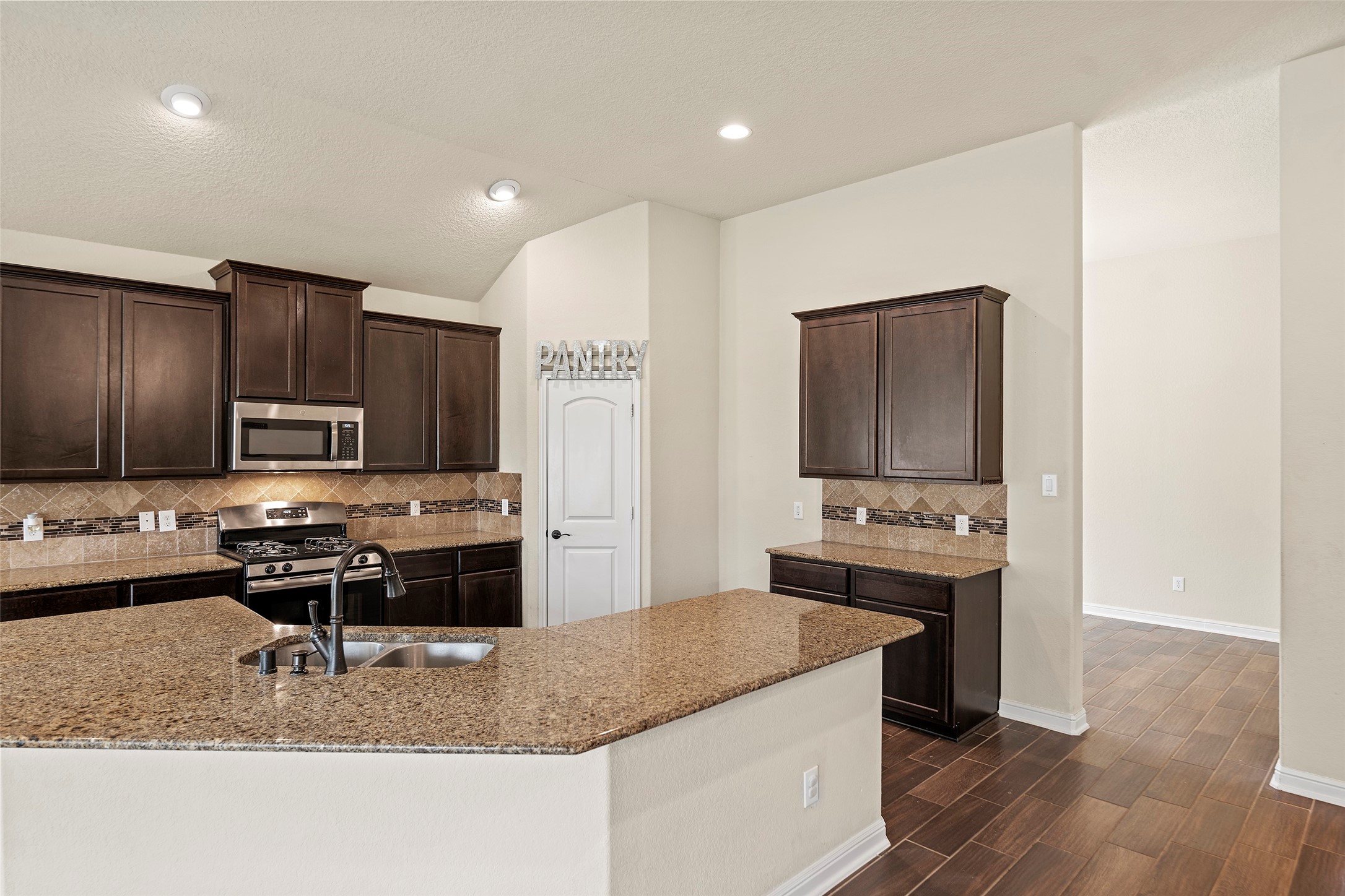 2703 Barrington Branch Drive Spring, TX 77373 - Photo 9 of 33 Plenty of island counter seating