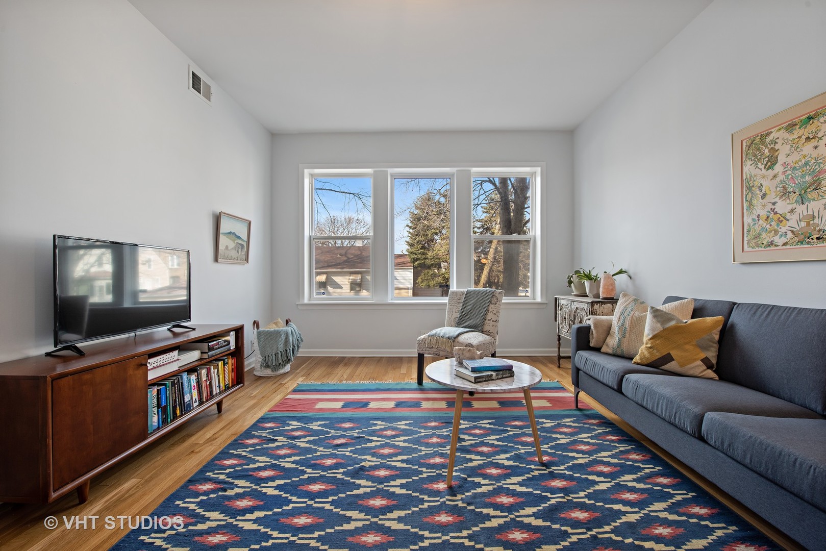 3317 West George Street, Unit 1 Chicago, IL 60618 - Photo 3 of 11