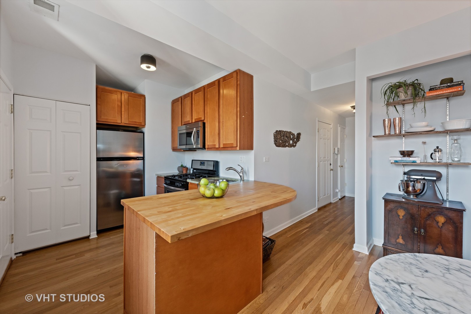 3317 West George Street, Unit 1 Chicago, IL 60618 - Photo 7 of 11