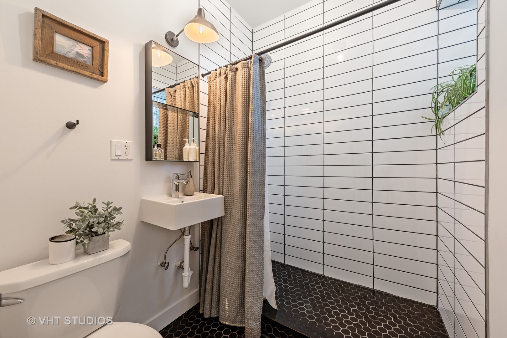 3317 West George Street, Unit 1 Chicago, IL 60618 - Photo 10 of 11