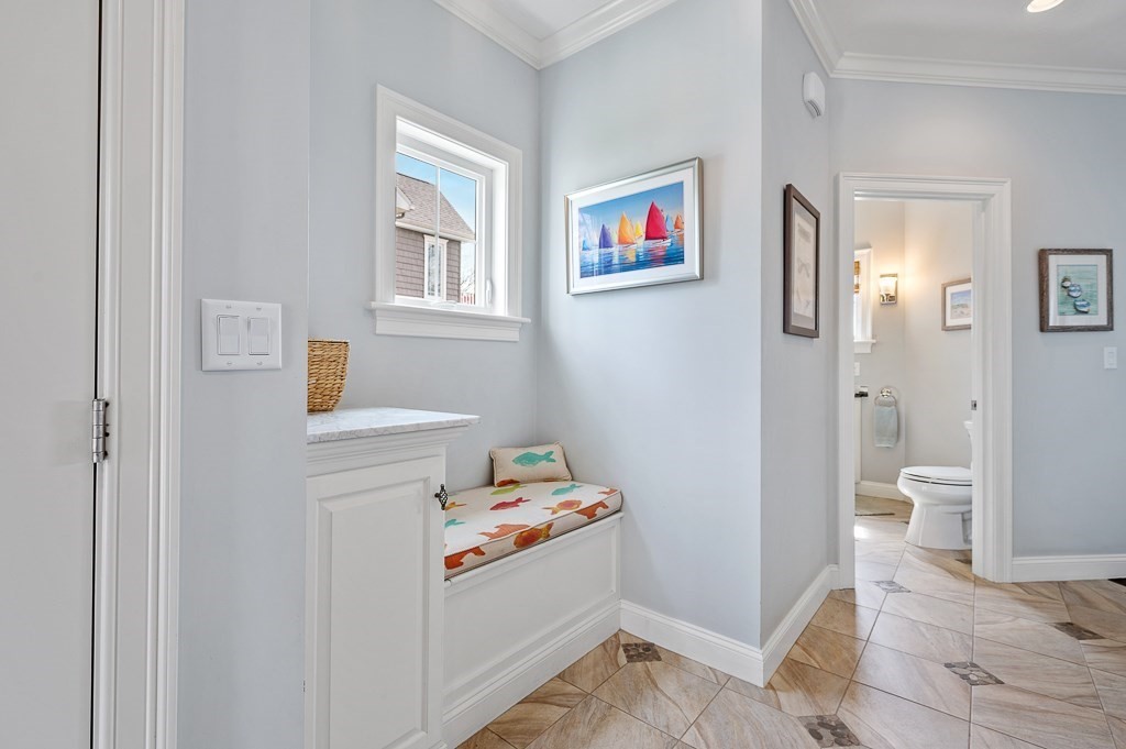 131 South Shore Road Webster, MA 01570 - Photo 5 of 42 Gallery Image 5