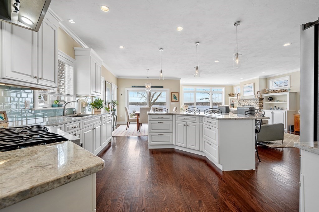 131 South Shore Road Webster, MA 01570 - Photo 6 of 42 Gallery Image 6