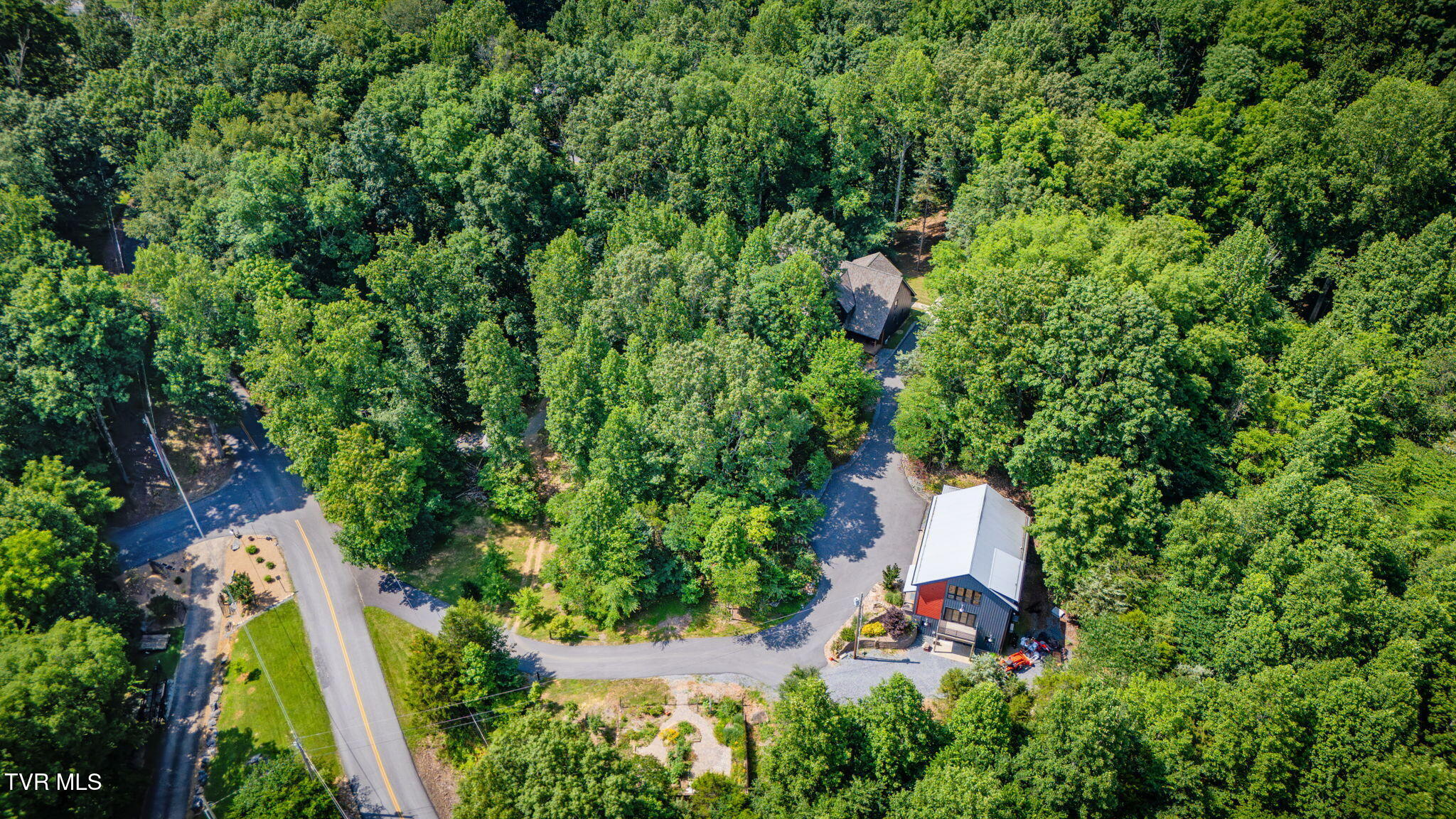 379 Hideaway Farm Road Piney Flats, TN 37686 - Photo 60 of 62 104 (1)