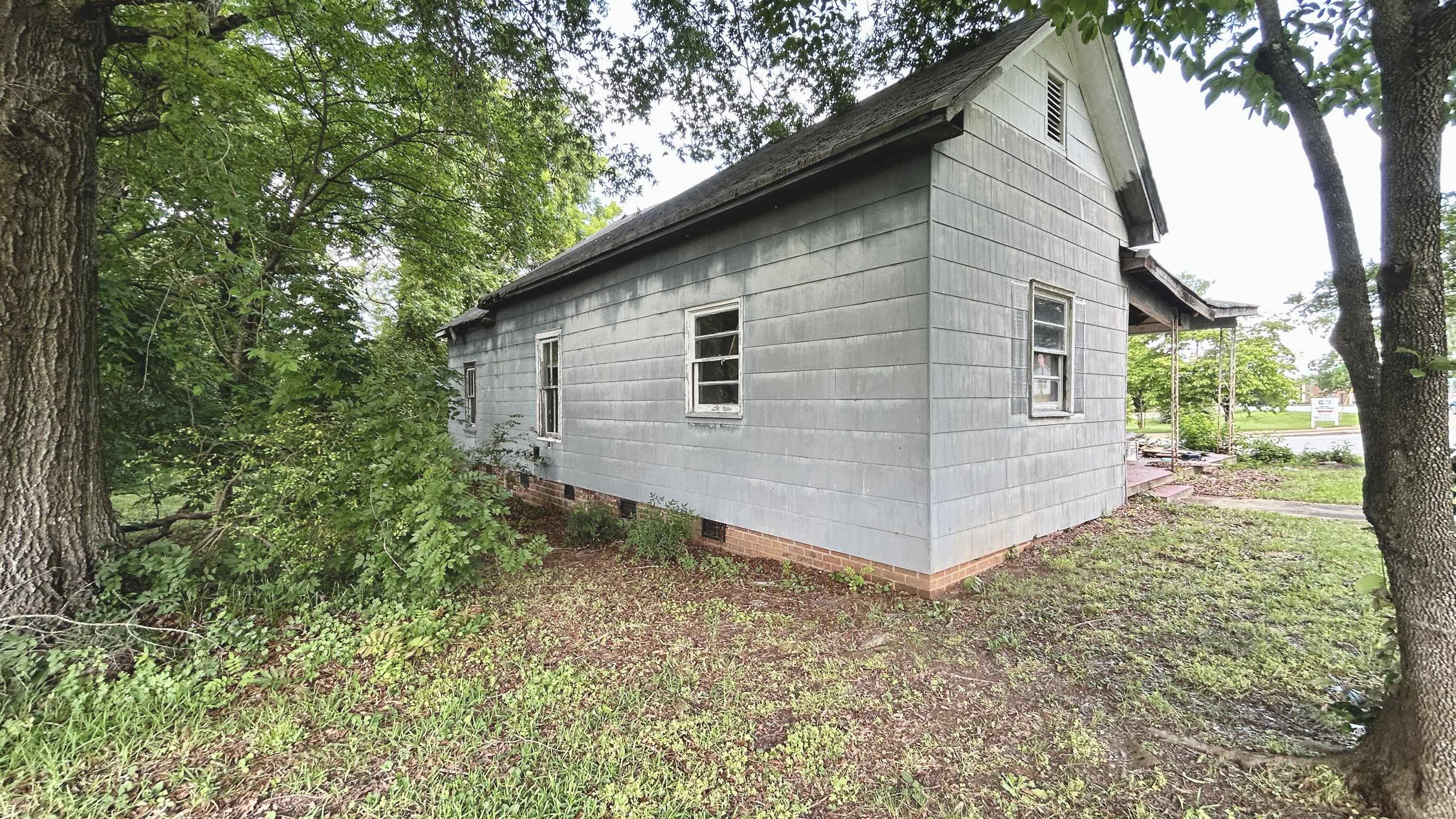 100 Lipscomb Street Gaffney, SC 29340 - Photo 15 of 17