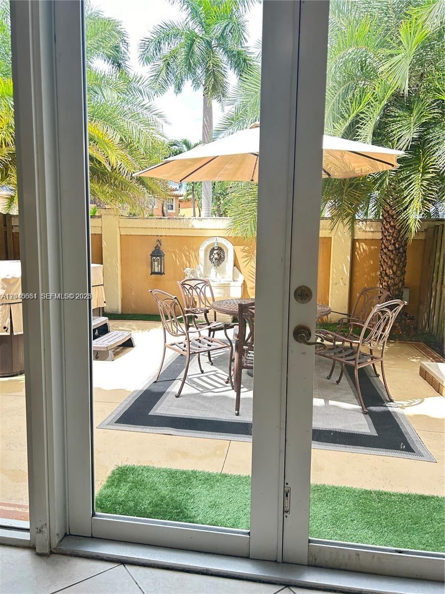 15201 Southwest 30th Terrace Miami, FL 33185 - Photo 7 of 16