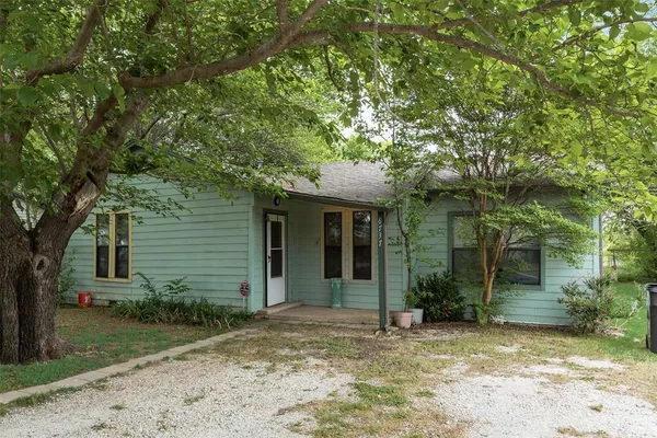 $160,000 | 6737 Lakeside Drive, Lake Worth, TX 76135