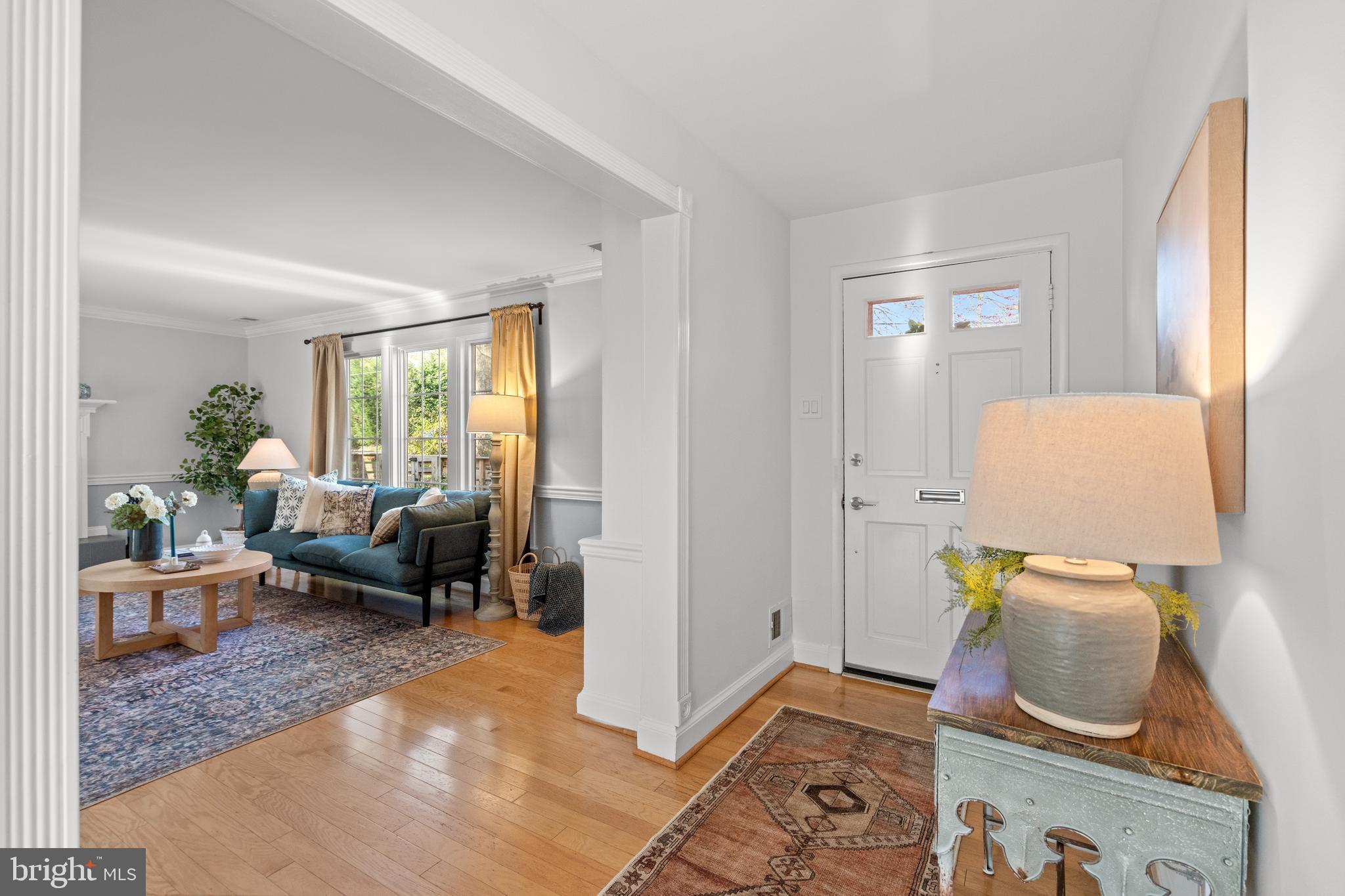 6219 Arkendale Road Alexandria, VA 22307 - Photo 2 of 33 a living room with furniture and a window
