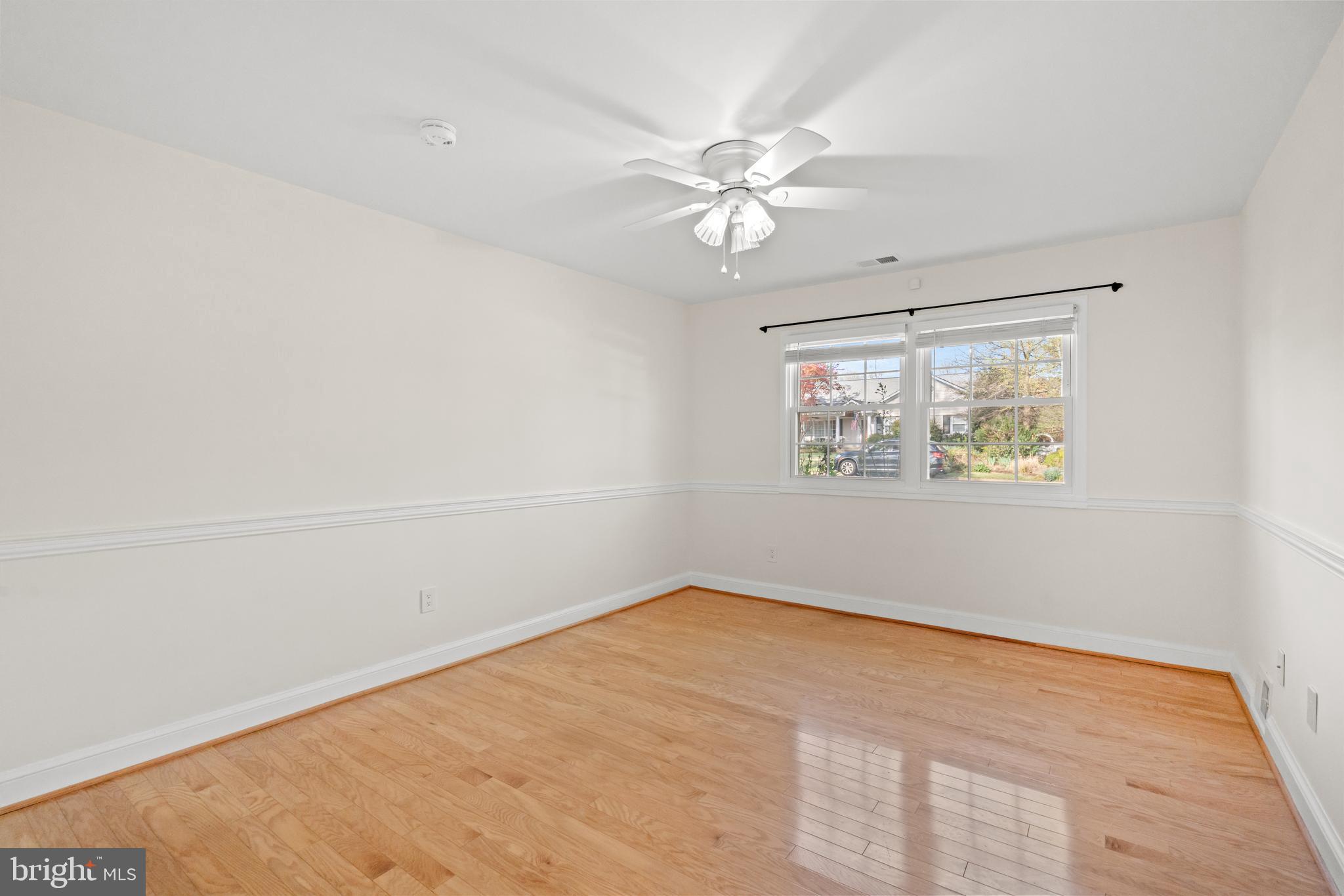 6219 Arkendale Road Alexandria, VA 22307 - Photo 24 of 33 an empty room with windows