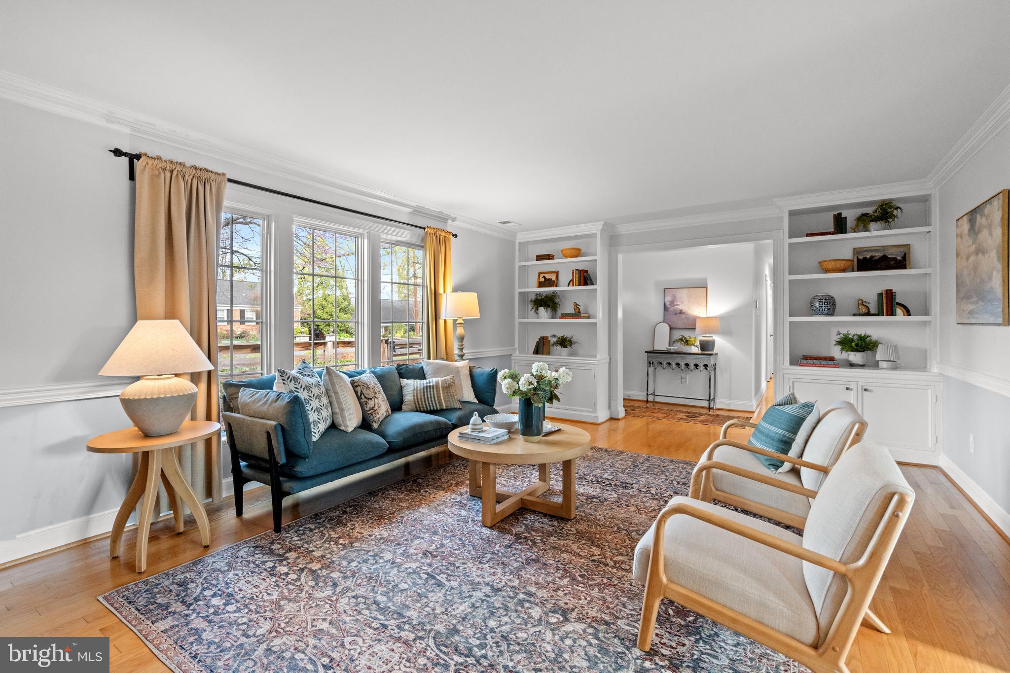 6219 Arkendale Road Alexandria, VA 22307 - Photo 3 of 33 a living room with furniture and a large window