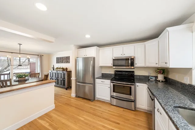 $824,900 | 8 Bixby Lane, Unit 8, Westford, MA 01886