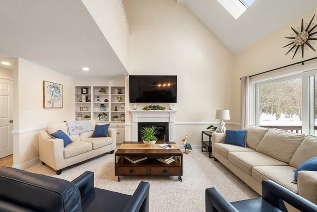 $824,900 | 8 Bixby Lane, Unit 8, Westford, MA 01886