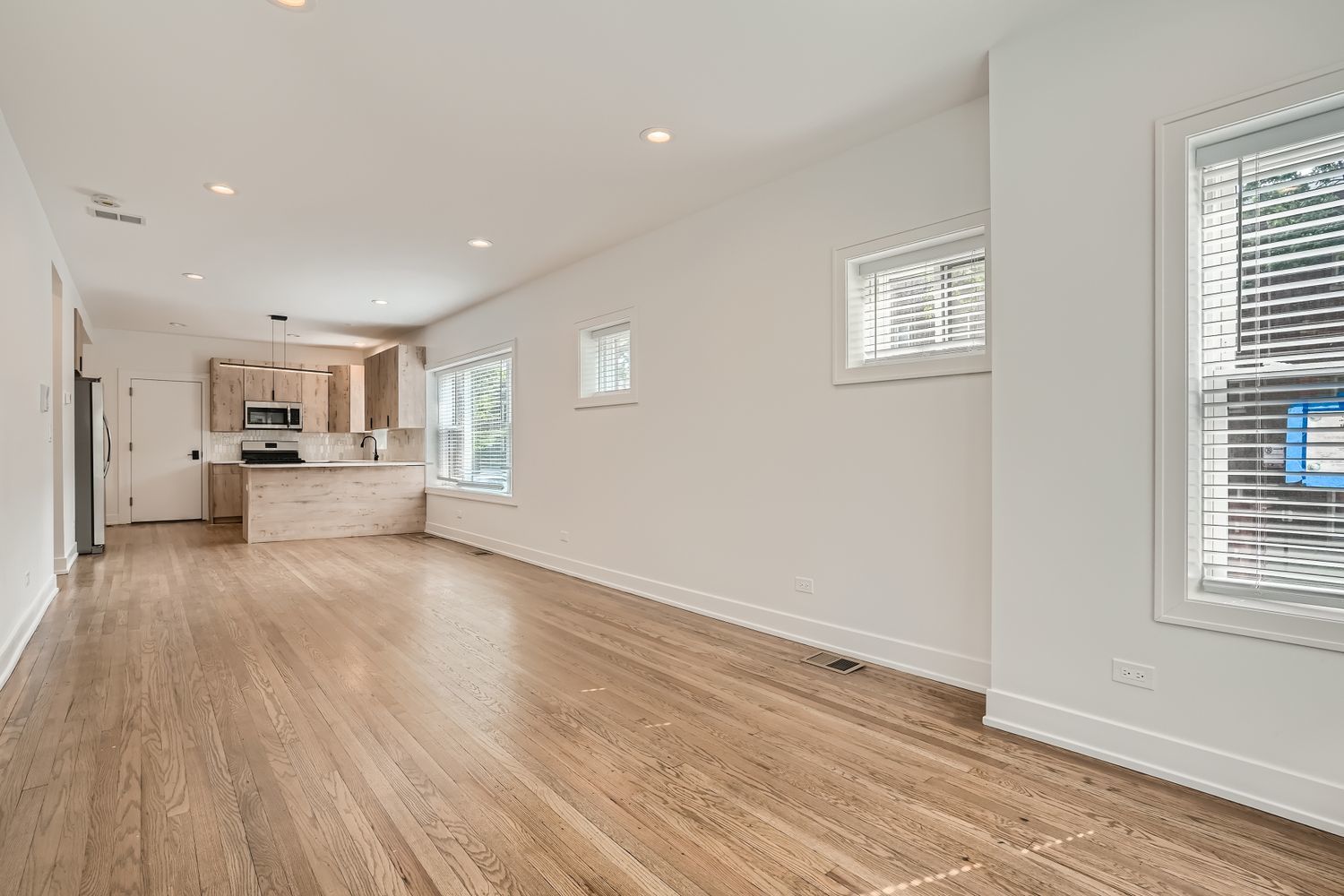 2602 North Springfield Avenue, Unit 1 Chicago, IL 60647 - Photo 3 of 29