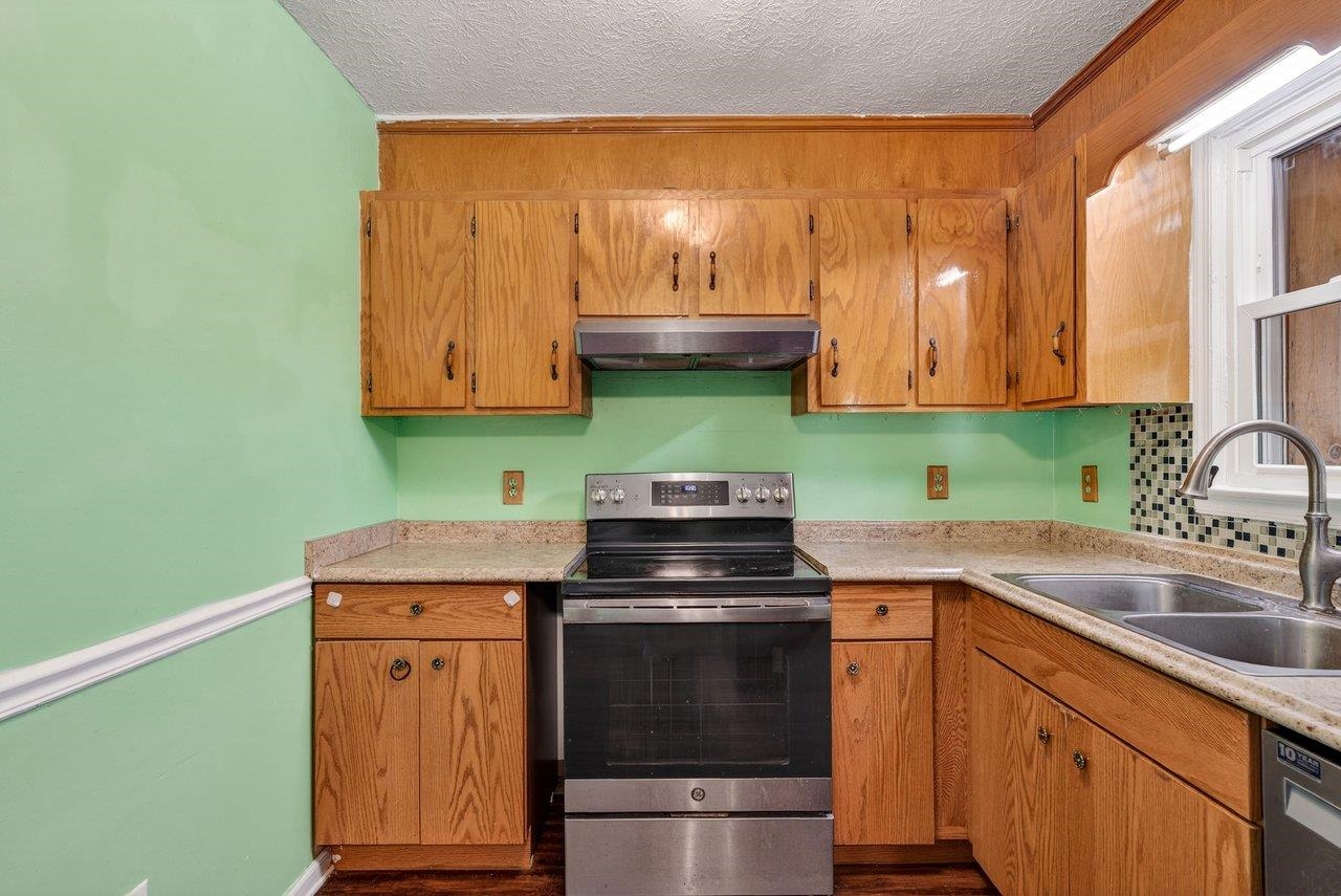 605 13th Street Grottoes, VA 24441 - Photo 10 of 45