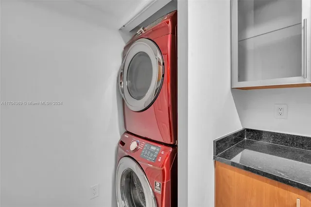 $490,000 | 610 West Las Olas Boulevard, Unit 914N, Fort Lauderdale, FL 33312