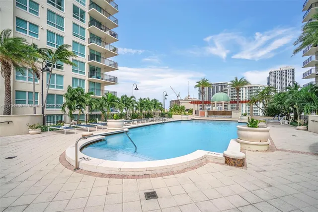 $490,000 | 610 West Las Olas Boulevard, Unit 914N, Fort Lauderdale, FL 33312