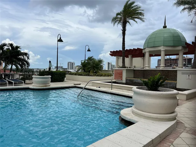 $490,000 | 610 West Las Olas Boulevard, Unit 914N, Fort Lauderdale, FL 33312