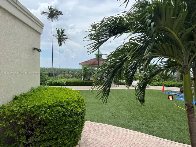 $490,000 | 610 West Las Olas Boulevard, Unit 914N, Fort Lauderdale, FL 33312